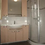 Uhrmann Franz 아파트 *